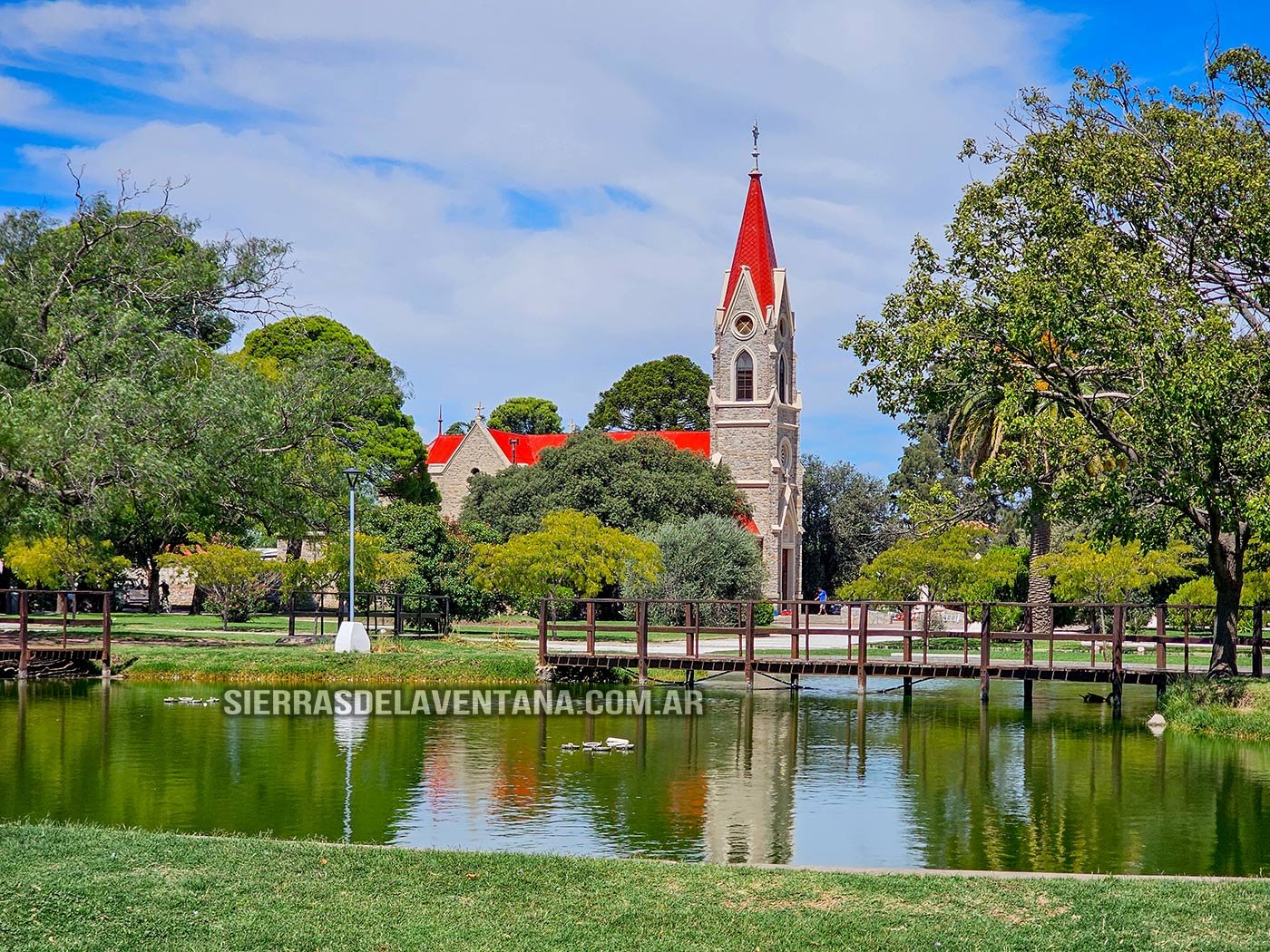 Iglesia Santa Rosa de Lima en Tornquist