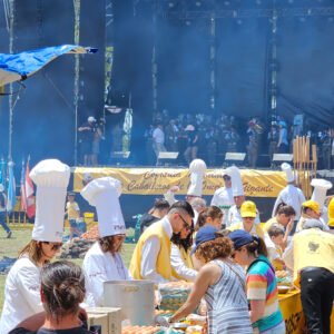 Fiesta de la Omelette Gigante