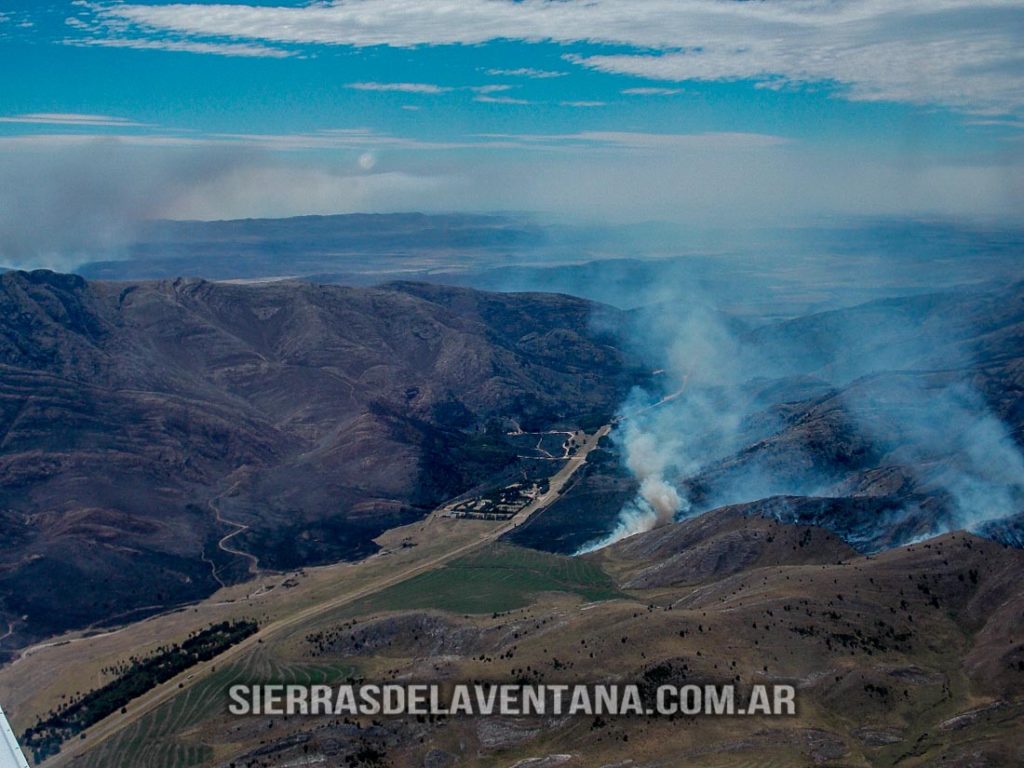 Incendio sobre las Sierras de la Ventana