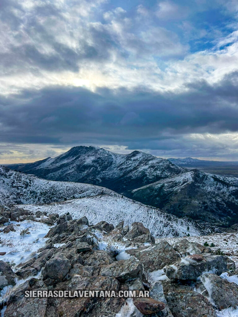 Imágenes de la nevada desde las cumbres de las sierras.