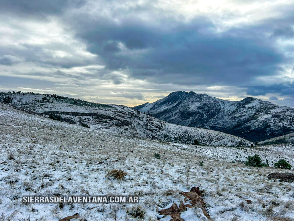 Imágenes de la nevada desde las cumbres de las sierras.